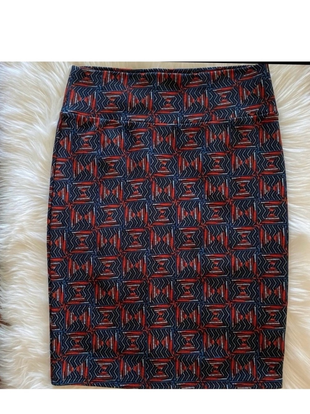 LuLaRoe Cassie skirt navy & red geometric pattern Sz.L